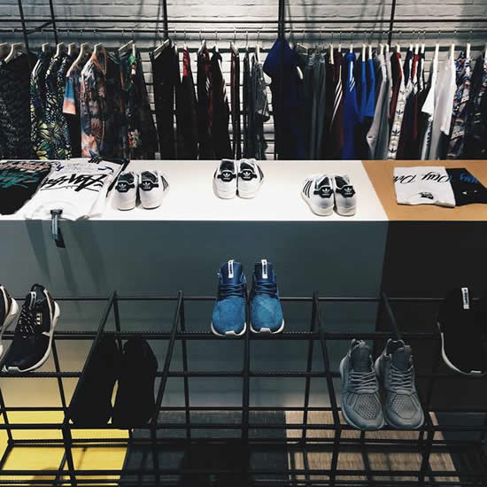 郑恺王嘉尔潮牌,余文乐开的潮牌店