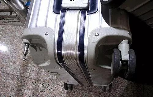 航空行李箱怎么选,空姐自用行李箱收纳攻略