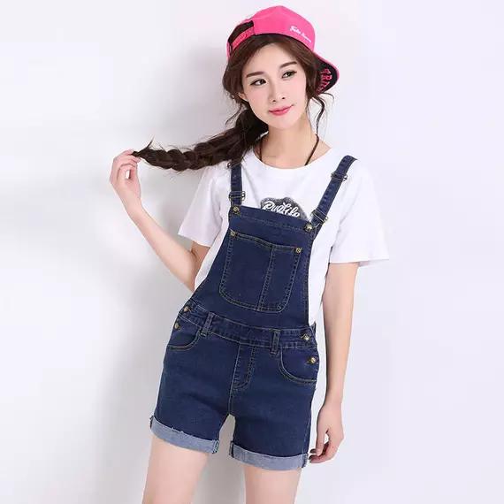 背带裤的夏天，时间再回不到从前青春岁月且珍惜