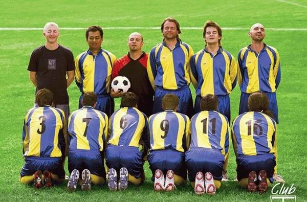 足球世界奇葩爆笑段子,足球解说的幽默段子