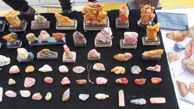 鍗氶泤鐭宠僵,鍗氶泤杞╁灞辩煶