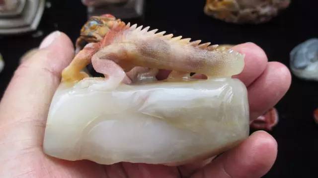 鍗氶泤鐭宠僵,鍗氶泤杞╁灞辩煶