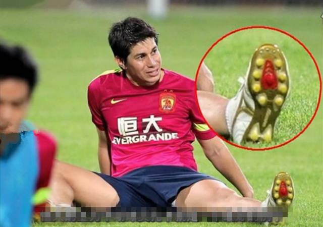 还有谁？！让你轻松拥有比球星更酷的战靴｜发现定制