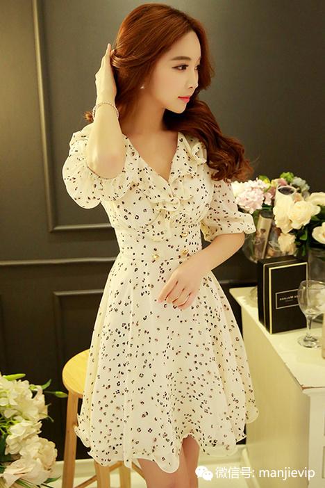 高端清爽碎花连衣裙,夏天不可缺少的碎花连衣裙