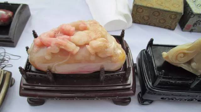 鍗氶泤鐭宠僵,鍗氶泤杞╁灞辩煶