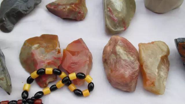 鍗氶泤鐭宠僵,鍗氶泤杞╁灞辩煶