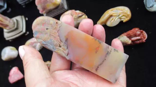 鍗氶泤鐭宠僵,鍗氶泤杞╁灞辩煶