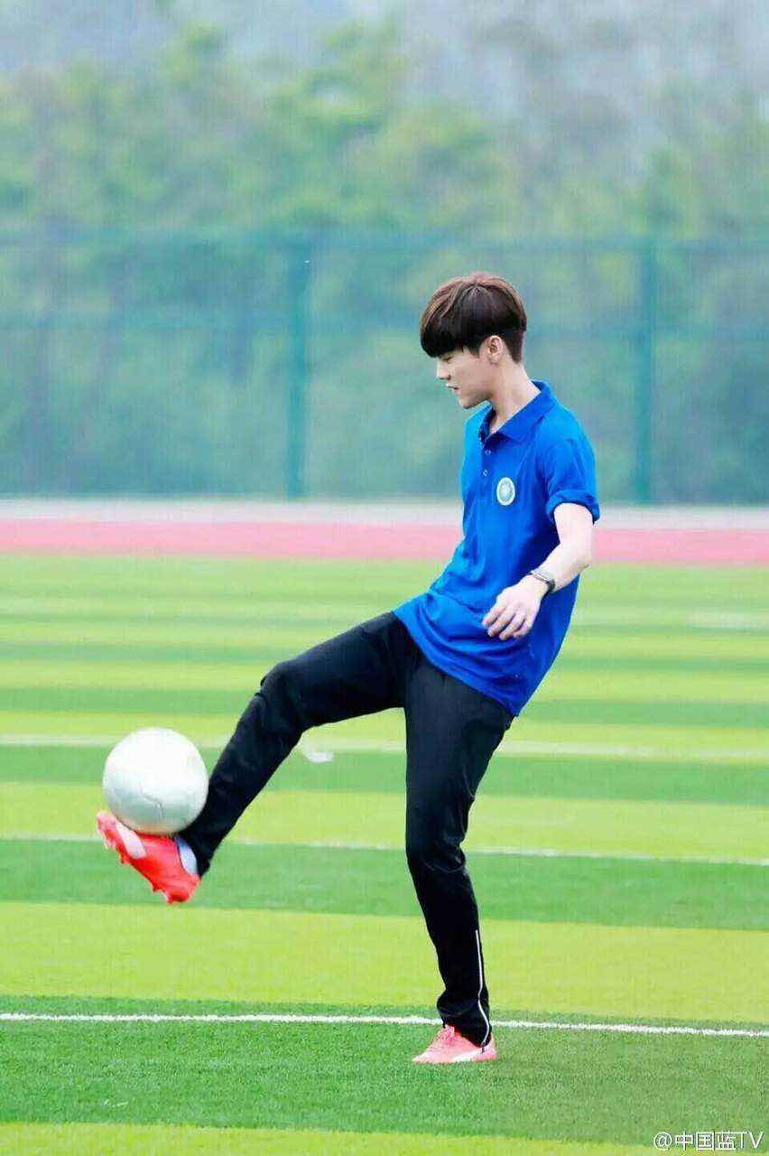 鹿晗狂秀说唱,鹿晗球技合集