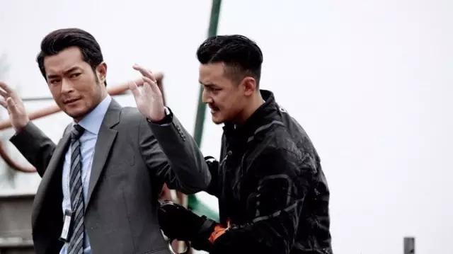 男士怎么留好看的长头发,男士怎么留发型