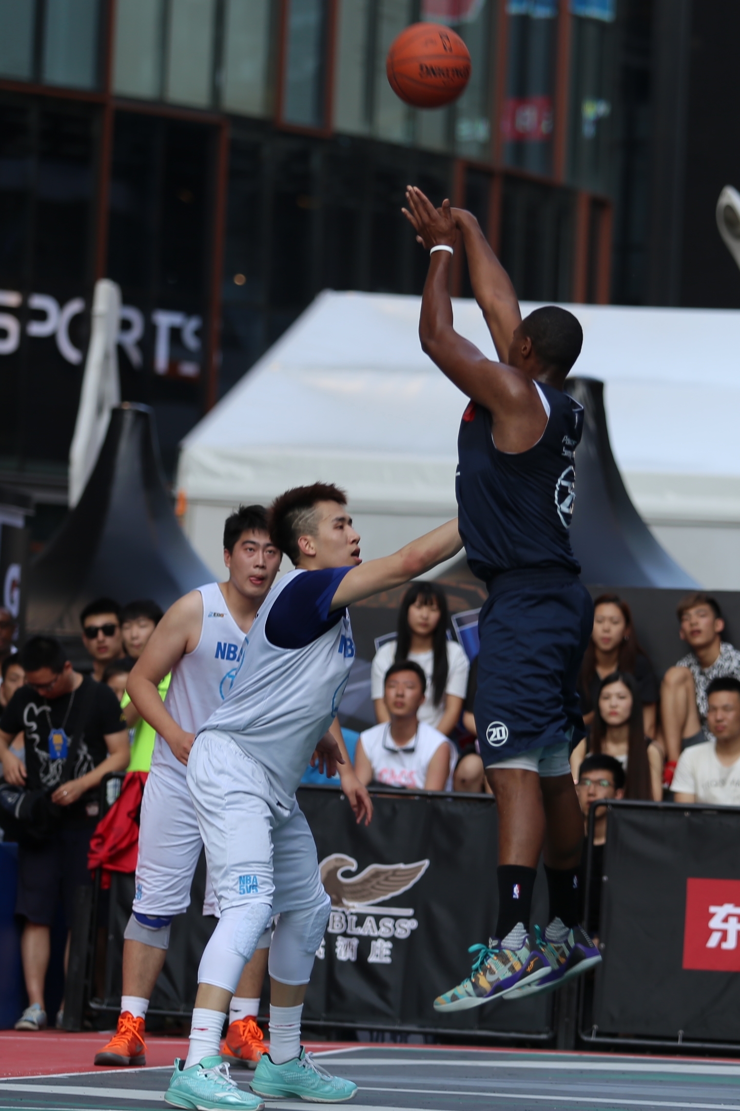 篮球夏季联赛开幕,新一届篮球大赛