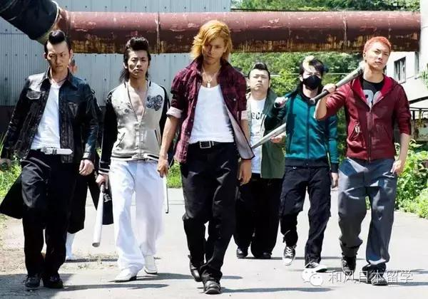 遇到小混混找事,吃烧烤遇到小混混找事