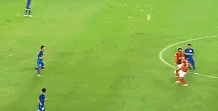 28岁当红国脚再现一世界级停球,无私传球集锦