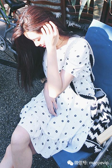 高端清爽碎花连衣裙,夏天不可缺少的碎花连衣裙