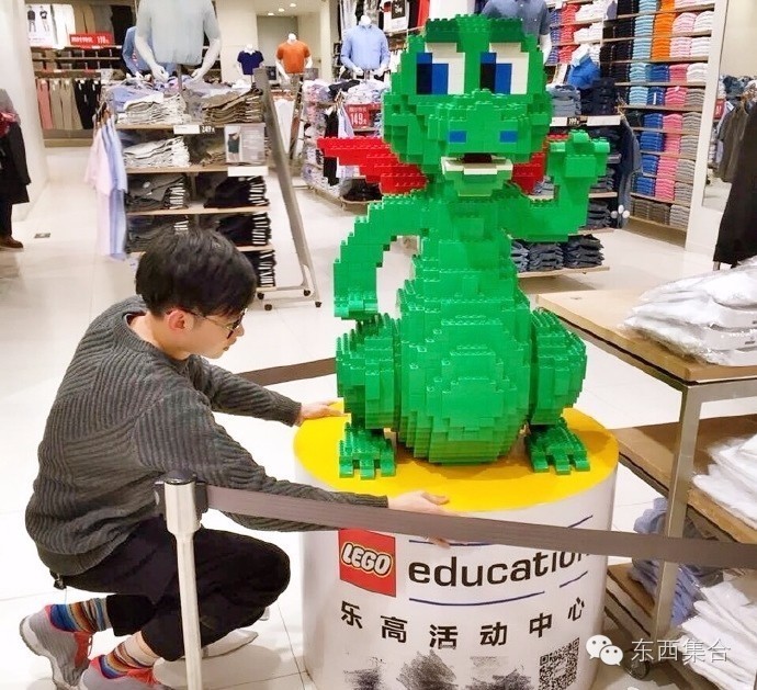 他花了3天3夜用乐高拼出了1.8米的狐狸尼克，然后就悲剧了