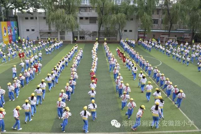 话涧西安徽路小学：阳光少年挥洒激情驰骋球场秀出风采