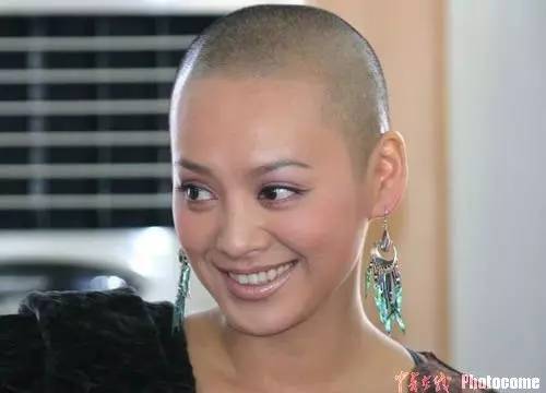 就算爱豆变光头，仍然是迷妹们最喜欢的一颗卤蛋。