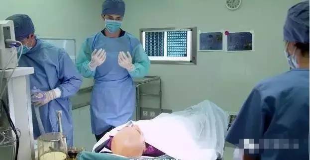 就算爱豆变光头，仍然是迷妹们最喜欢的一颗卤蛋。