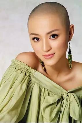 就算爱豆变光头，仍然是迷妹们最喜欢的一颗卤蛋。