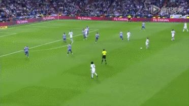 逆天外脚背传球,德布劳内手术刀传球外脚背