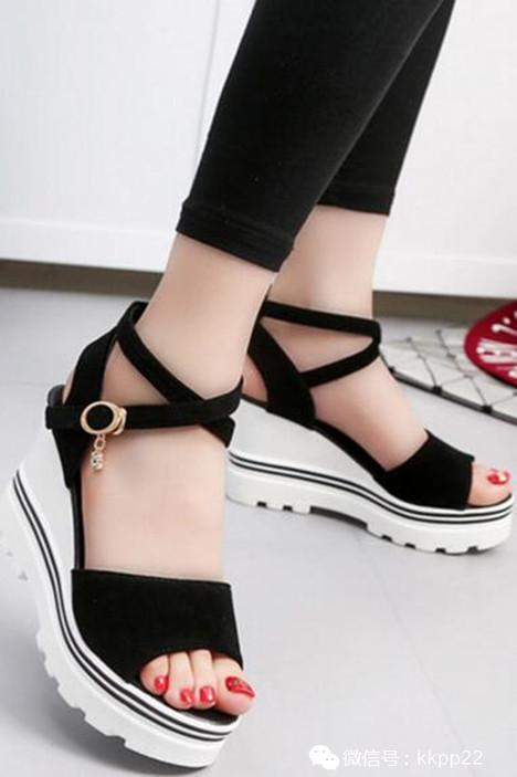 上脚很洋气软底软面好穿又不贵,上脚洋气百搭又好看