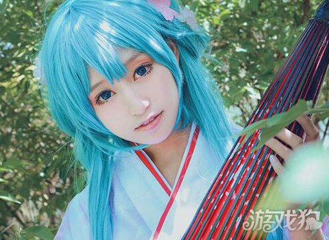 初音miku星与雪的公主cosplay,cosplay初音黑长辫子