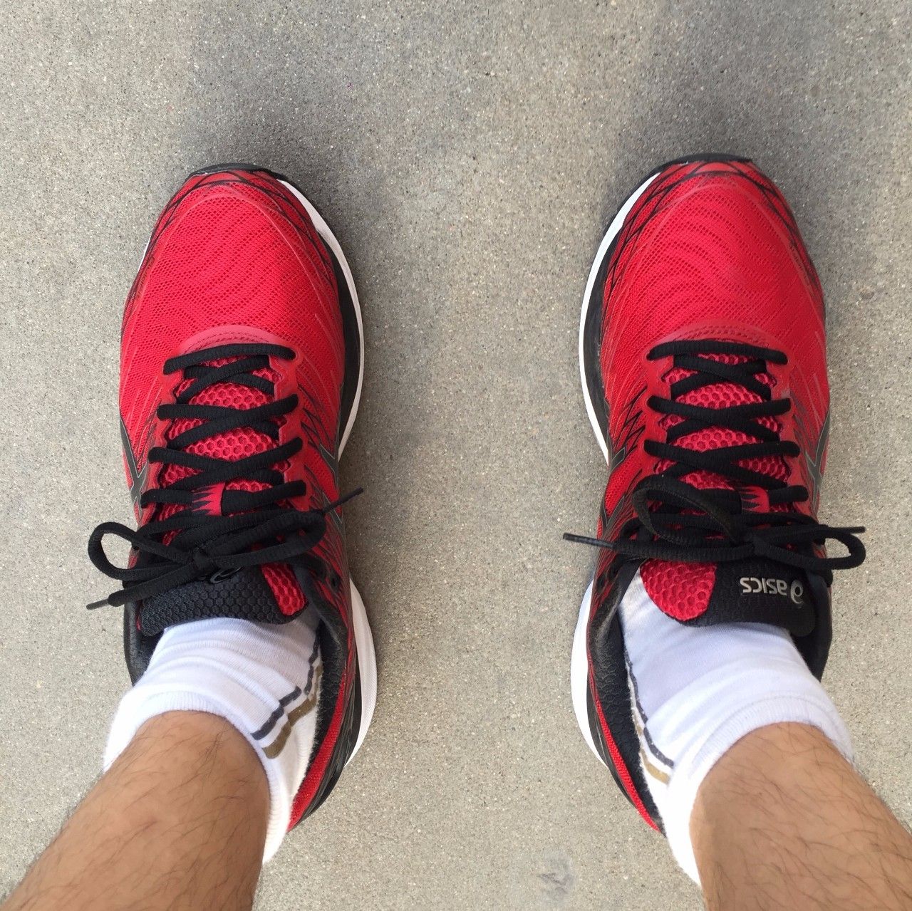 夏季跑步需关注：看尿液颜色分辨是否中暑。（附ASICSGEL–NIMBUS18测评2篇）