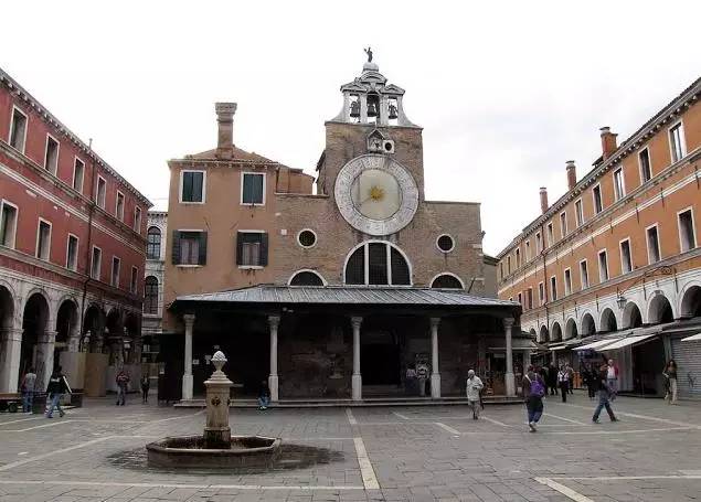威尼斯不是水上都市吗,威尼斯旅游完全不可能见到的场景