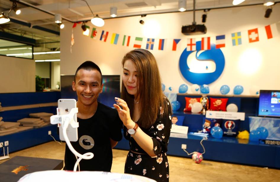 抖音如何直播带货变现教程,24小时无人直播如何变现