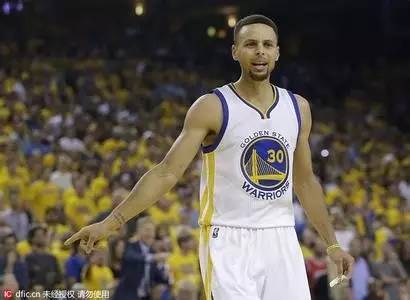 安德玛lets3总决赛,耐克与安德玛