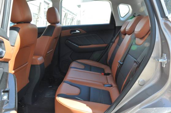 绅宝x35时尚豪华区别,绅宝x35爆改