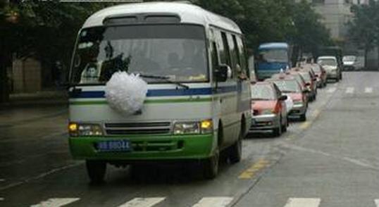 开车出殡应关注点什么,开车遇到白事车队有什么讲究