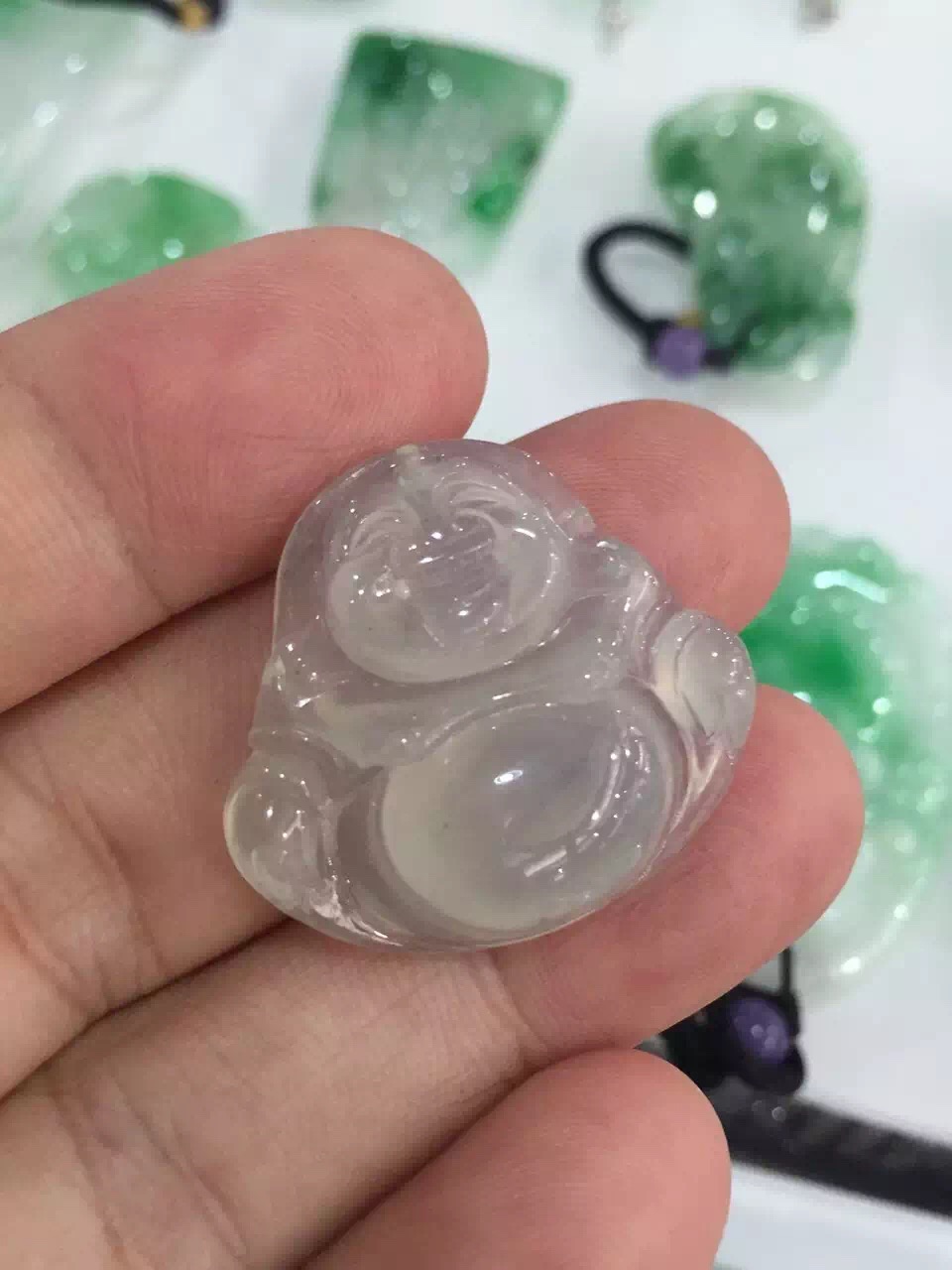 做微商如何描述翡翠产品 (做翡翠微商的都出入高档酒店吗)