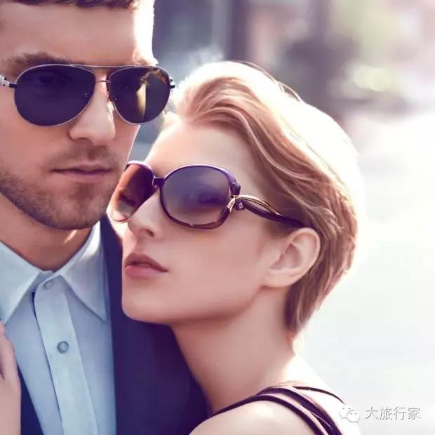 想在旅行中穿的比景色更撩人，何必东走（fei）西逛（qian