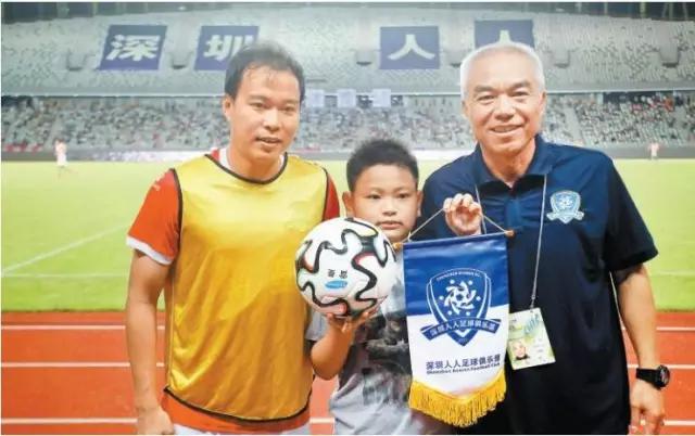 罗湖骄傲：足球小将超录取线61分考上清华！