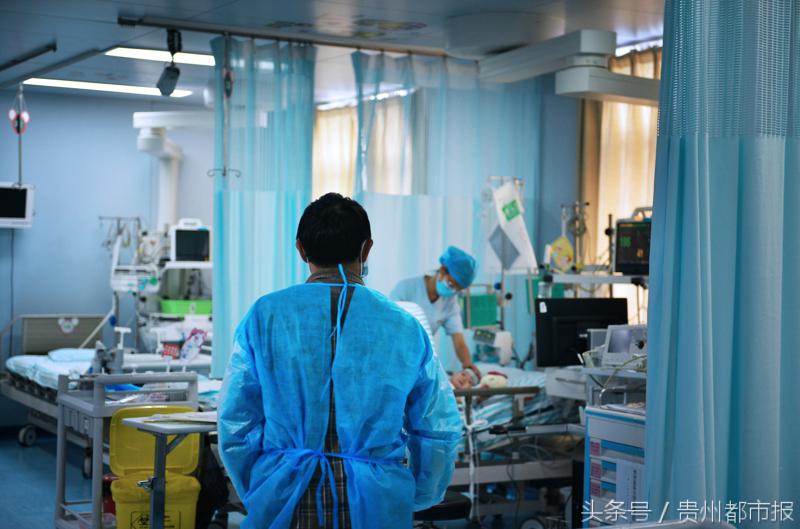 大眼睛姑娘哭,大眼睛女孩伤感眼神