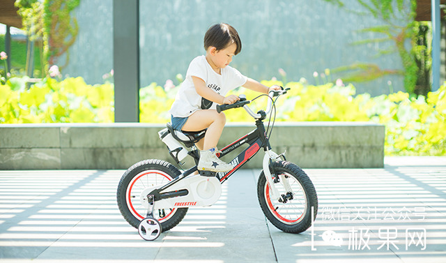 这辆美亚销量第一的童车，孩子骑上想摔跤都难