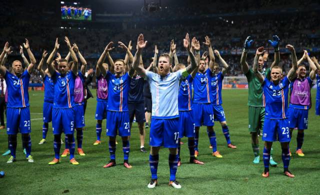 欧洲杯冰岛挺进半决赛时间,这次欧洲杯哪个国家能拿冠军