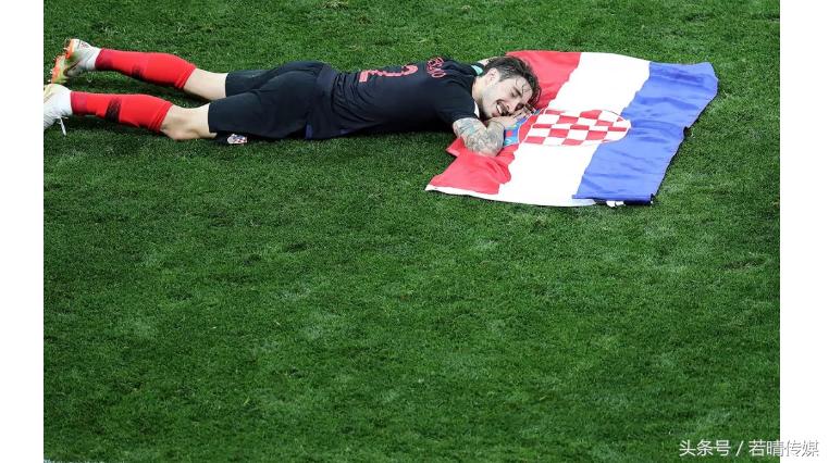 世界杯不落幕｜你以为少年看的是足球和漫画？其实是青春啊