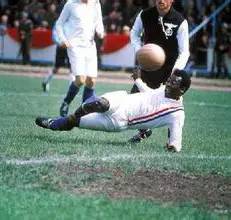 足球高于生死英语,足球高于生死意味着什么