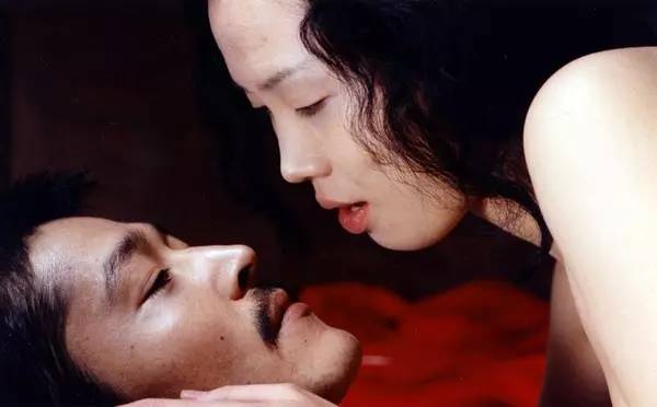 圣诞快乐劳伦斯先生讽刺的是什么,圣诞快乐劳伦斯先生图