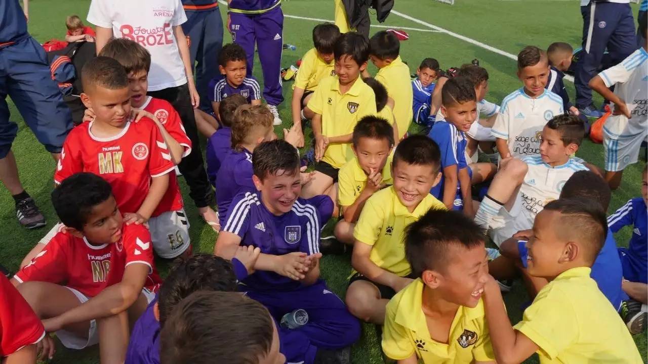 比利时足球青训体系,法国与比利时青训的不同