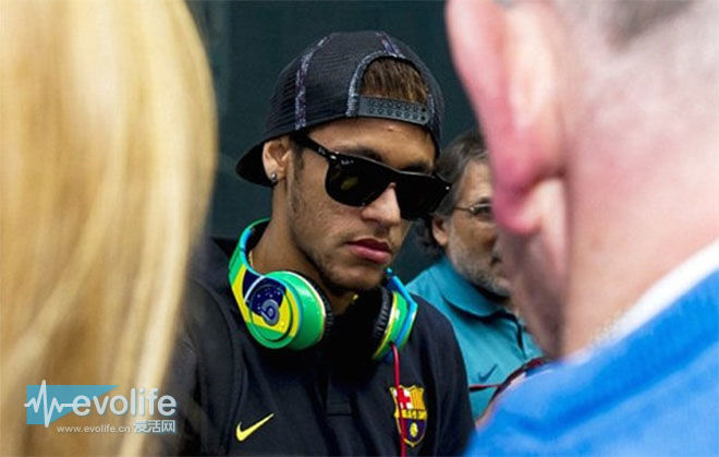 机器人会让人类走向毁灭吗,未来机器人会不会毁灭世界