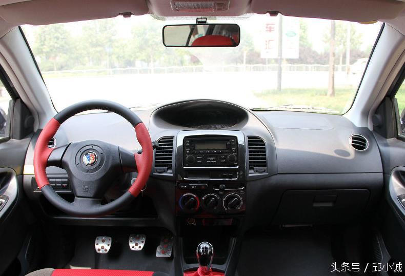 跨界的CROSS小车，价格只要POLO的一半，性价比非常好！