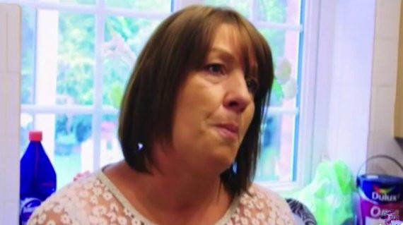 脑洞真大！英国女子为省钱竟然用502粘断牙