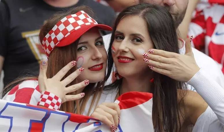 欧洲杯恋爱段子,女人预测欧洲杯段子视频