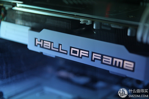 看欧洲杯的球迷,看爽