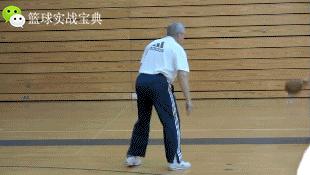 你会背后运球过人吗,德文双变向运球过人