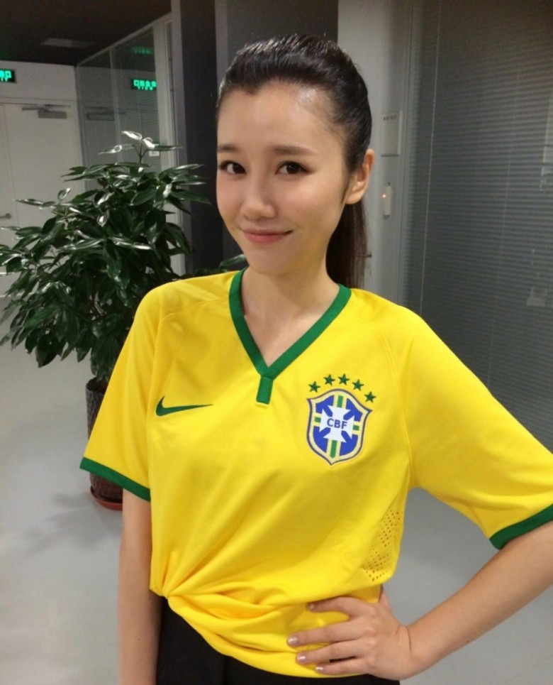 欧洲杯女明星穿球衣,2016年欧洲杯明星