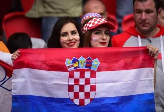 欧洲杯恋爱段子,女人预测欧洲杯段子视频