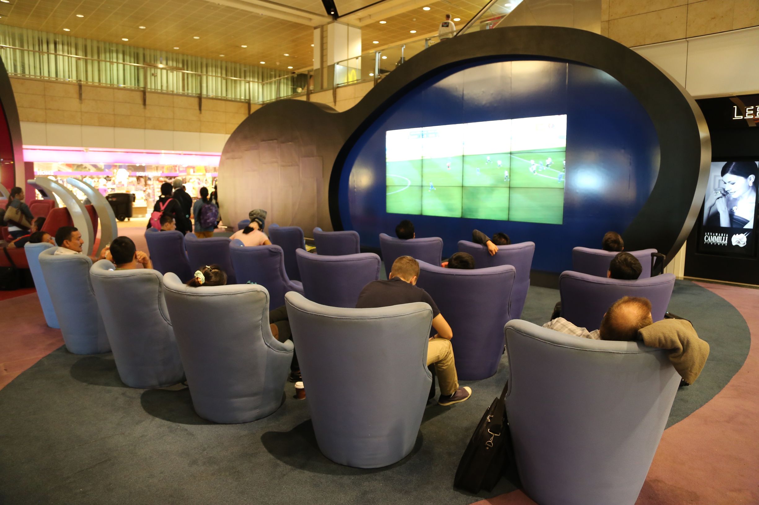 新加坡机场升级攻略超难,新加坡最牛机场